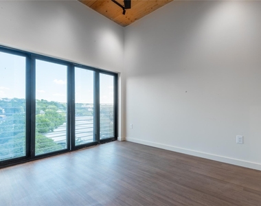 3515 Webberville Rd - Photo Thumbnail 6