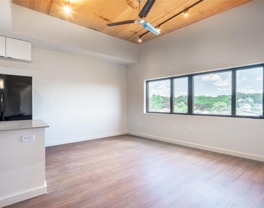 3515 Webberville Rd - Photo Thumbnail 3