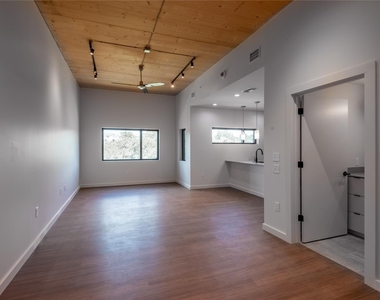 3515 Webberville Rd - Photo Thumbnail 7