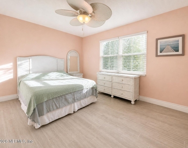 131 Rio Del Mar Street - Photo Thumbnail 7