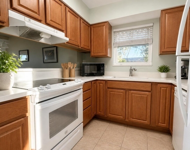 131 Rio Del Mar Street - Photo Thumbnail 2