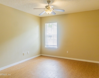 8066 Dickie Drive - Photo Thumbnail 7