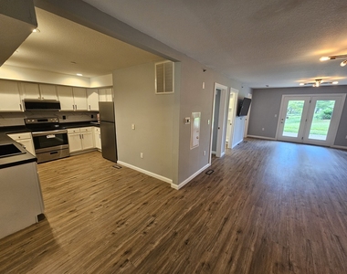 1806 S Cottage Grove Avenue - Photo Thumbnail 3