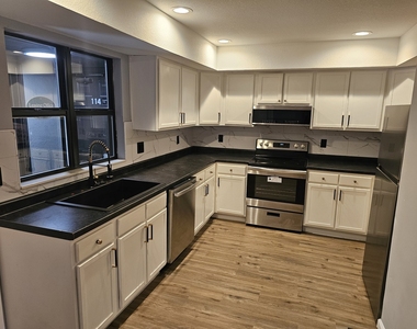 1806 S Cottage Grove Avenue - Photo Thumbnail 1