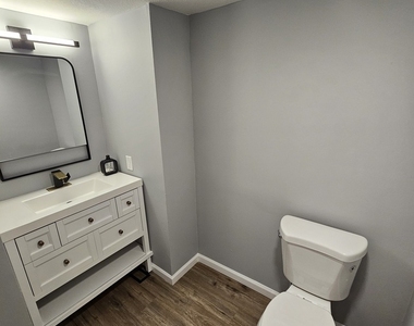 1806 S Cottage Grove Avenue - Photo Thumbnail 8