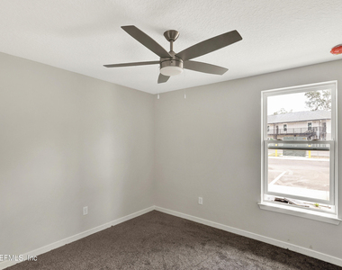 10109 Old St Augustine Road - Photo Thumbnail 2