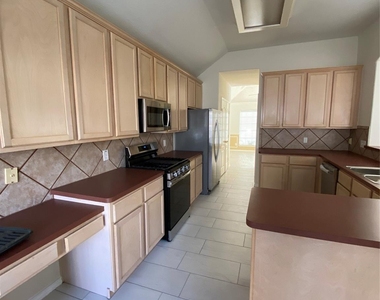 17702 Forest Haven Trail - Photo Thumbnail 14