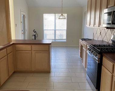 17702 Forest Haven Trail - Photo Thumbnail 23