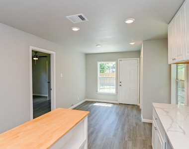 4714 Nichols Street - Photo Thumbnail 12