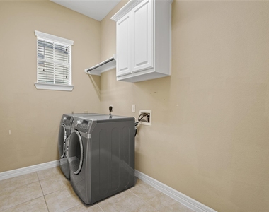 2515 Sentry Oak Way - Photo Thumbnail 10