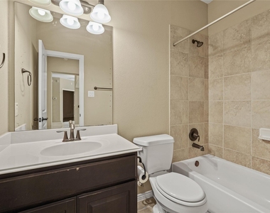 2515 Sentry Oak Way - Photo Thumbnail 16