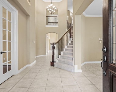 2515 Sentry Oak Way - Photo Thumbnail 2