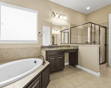 2515 Sentry Oak Way - Photo Thumbnail 15