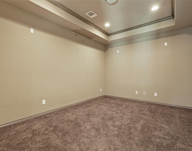 2515 Sentry Oak Way - Photo Thumbnail 20