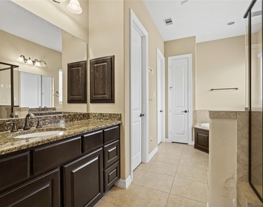 2515 Sentry Oak Way - Photo Thumbnail 14