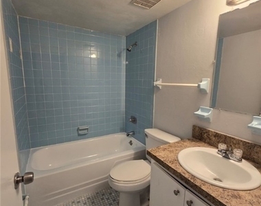 1830 Maravilla Avenue - Photo Thumbnail 20