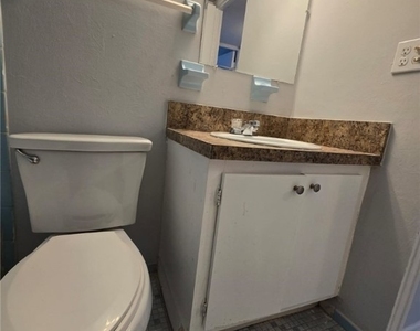 1830 Maravilla Avenue - Photo Thumbnail 23