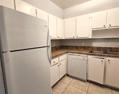 1830 Maravilla Avenue - Photo Thumbnail 8