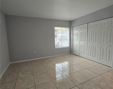 1830 Maravilla Avenue - Photo Thumbnail 16