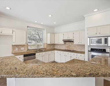 12831 Dove Point Lane - Photo Thumbnail 24