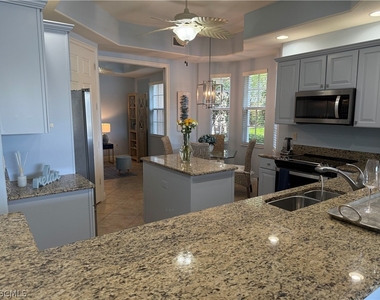 7832 Hawthorne Drive - Photo Thumbnail 8