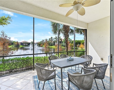 7832 Hawthorne Drive - Photo Thumbnail 2
