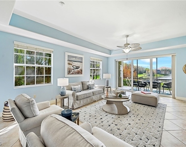 7832 Hawthorne Drive - Photo Thumbnail 5
