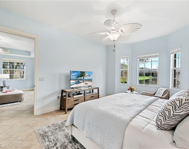 7832 Hawthorne Drive - Photo Thumbnail 15