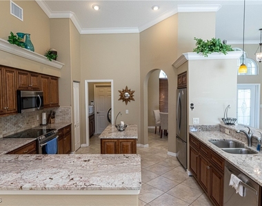 4701 Sands Boulevard - Photo Thumbnail 10