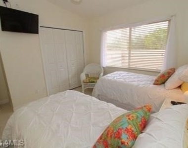 6650 Beach Resort Drive - Photo Thumbnail 10
