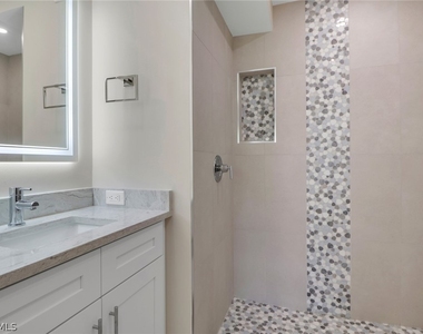 2500 Gulf Shore Boulevard N - Photo Thumbnail 17