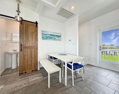 2496 Gilmore - Photo Thumbnail 12