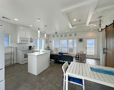 2496 Gilmore - Photo Thumbnail 6