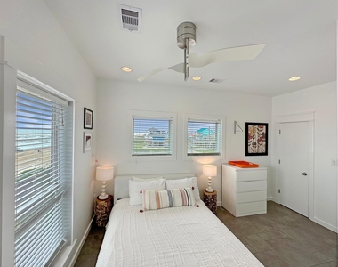 2496 Gilmore - Photo Thumbnail 5