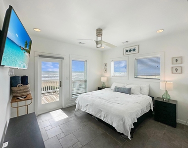 2496 Gilmore - Photo Thumbnail 13