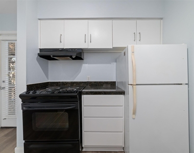 3300 Yorktown Street - Photo Thumbnail 11