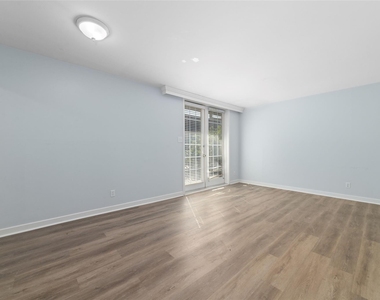 3300 Yorktown Street - Photo Thumbnail 6