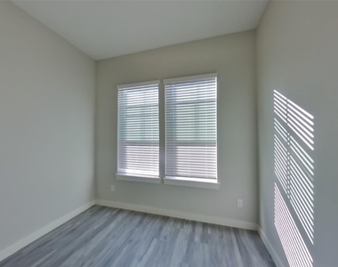4930 San Fabiano Court - Photo Thumbnail 8