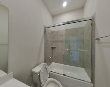 4930 San Fabiano Court - Photo Thumbnail 12