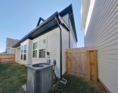 4930 San Fabiano Court - Photo Thumbnail 15