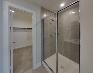 4930 San Fabiano Court - Photo Thumbnail 7