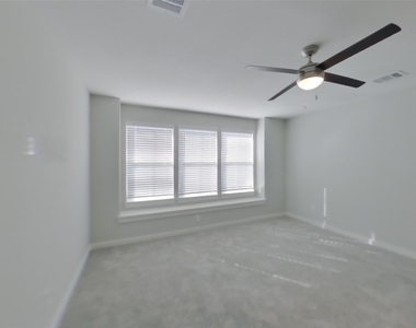 4930 San Fabiano Court - Photo Thumbnail 5