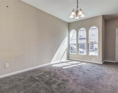 8622 Torcello Street - Photo Thumbnail 12