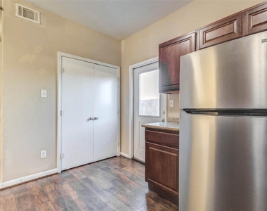 8622 Torcello Street - Photo Thumbnail 2