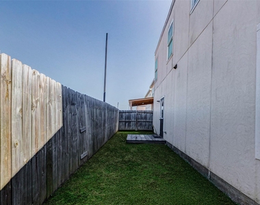 8622 Torcello Street - Photo Thumbnail 5