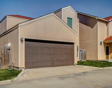8622 Torcello Street - Photo Thumbnail 27