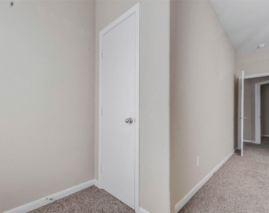8622 Torcello Street - Photo Thumbnail 24