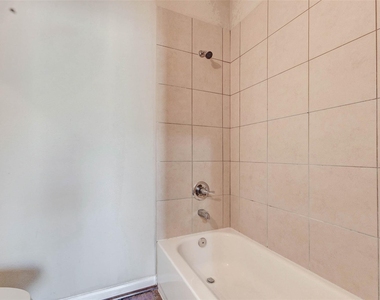 8622 Torcello Street - Photo Thumbnail 6