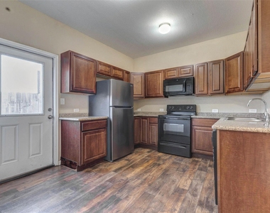 8622 Torcello Street - Photo Thumbnail 3