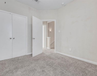 8622 Torcello Street - Photo Thumbnail 22